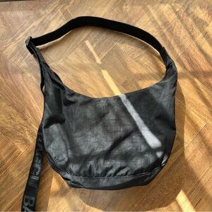 BAGGU Medium Black Crescent Bag